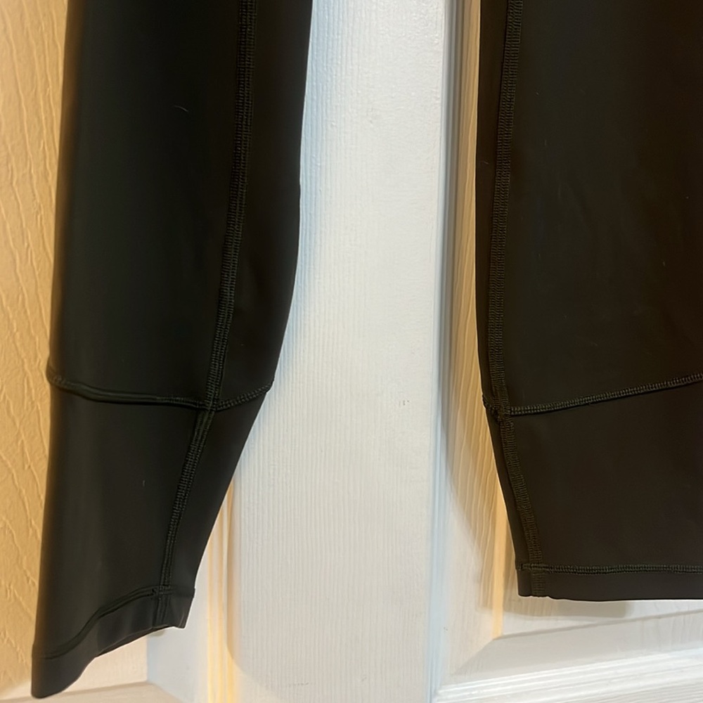 Lululemon - Picture 3 of 5